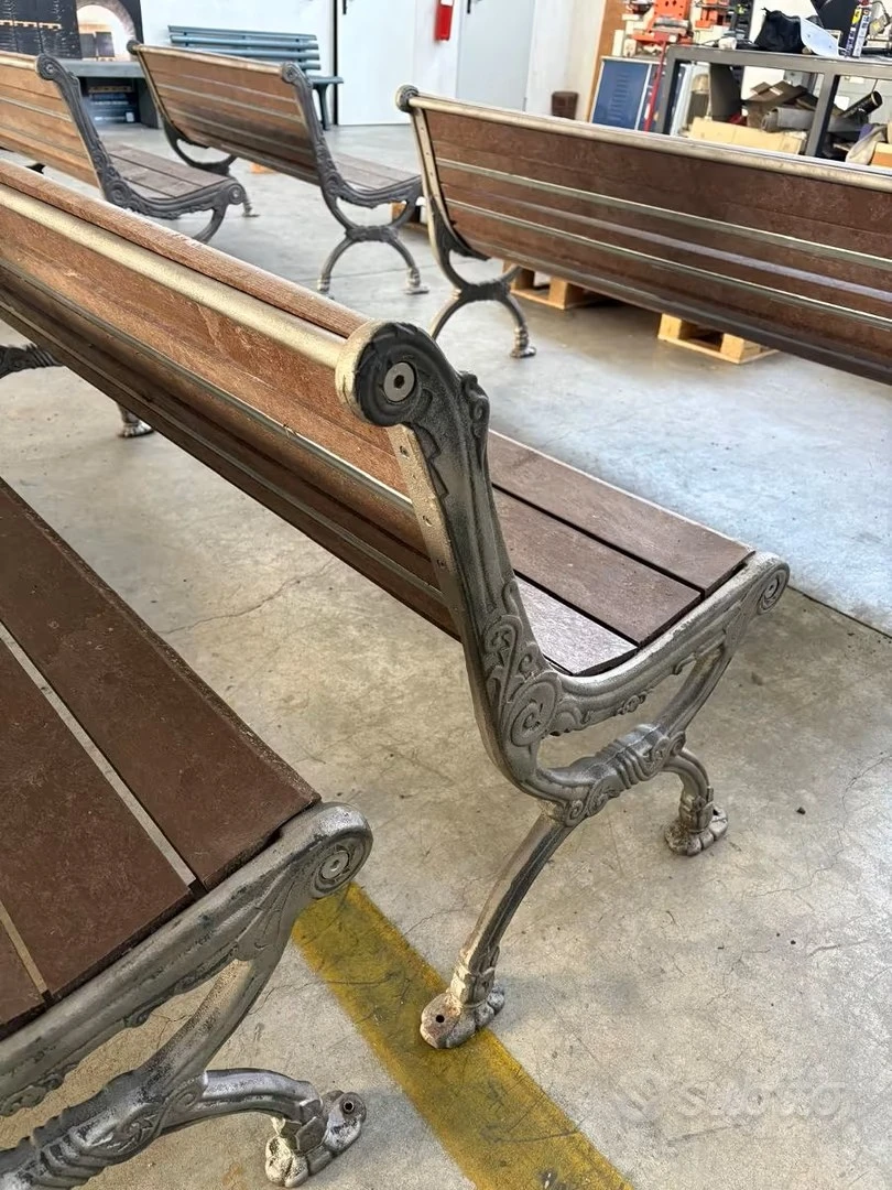sostituzione listelli in legno con listelli in plastica riciclata panchina logisto